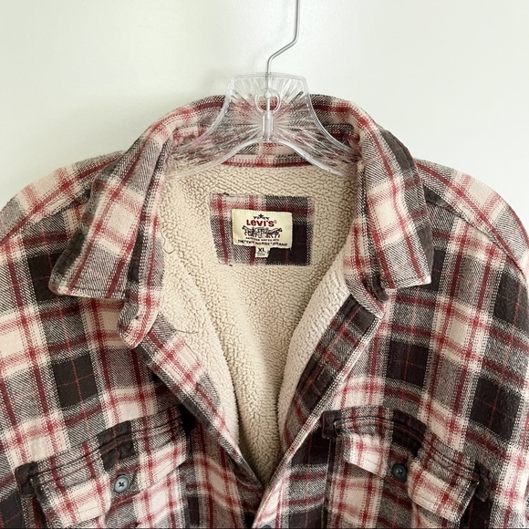 Levi’s shacket red black plaid flannel oversized buttons lined - Picture 6 of 9